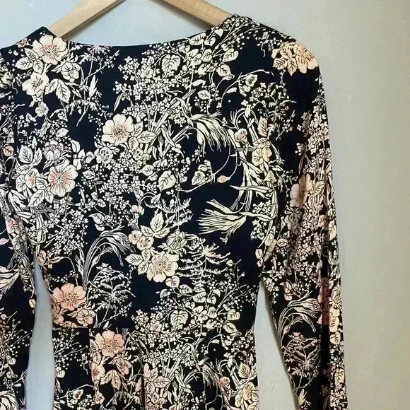 Urban Outfitters Long Sleeve Floral Print Romper‎ Size XS - Picture 10 of 14